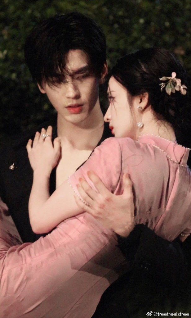 TÔI NHỜ BÌNH LUẬN MÀ LẬT NGƯỢC CỐT TRUYỆN